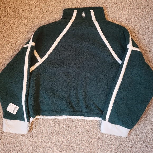 Free People Movement Full Zipper Front Closure Fleece Jacket.  Green Color - Picture 4 of 9